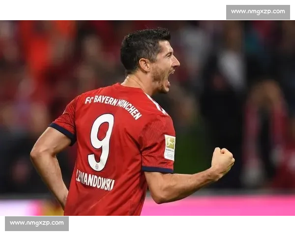 从天才中场到锋线杀手j罗对决莱万的巅峰足球时代较量风云一战